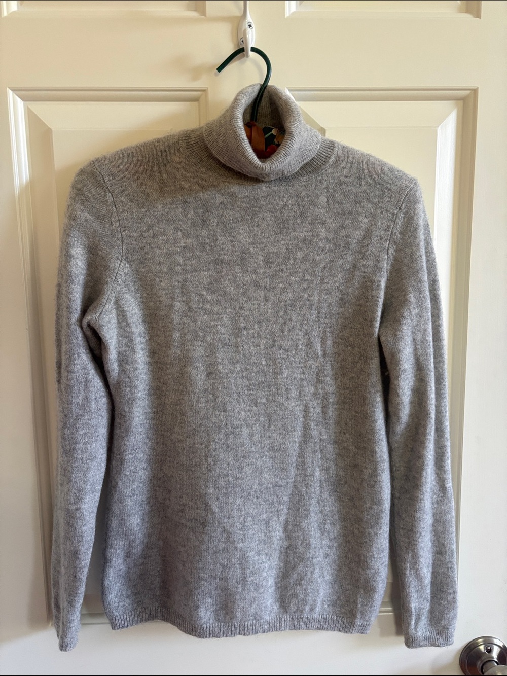 Classic Women’s 100% Cashmere Grey Turtleneck Sweater
